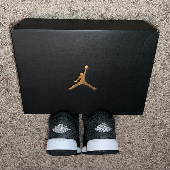 NIB!! Air Jordan 1 Low SE Sneaker - Off Noir/White/Black/Black - Picture 8 of 16